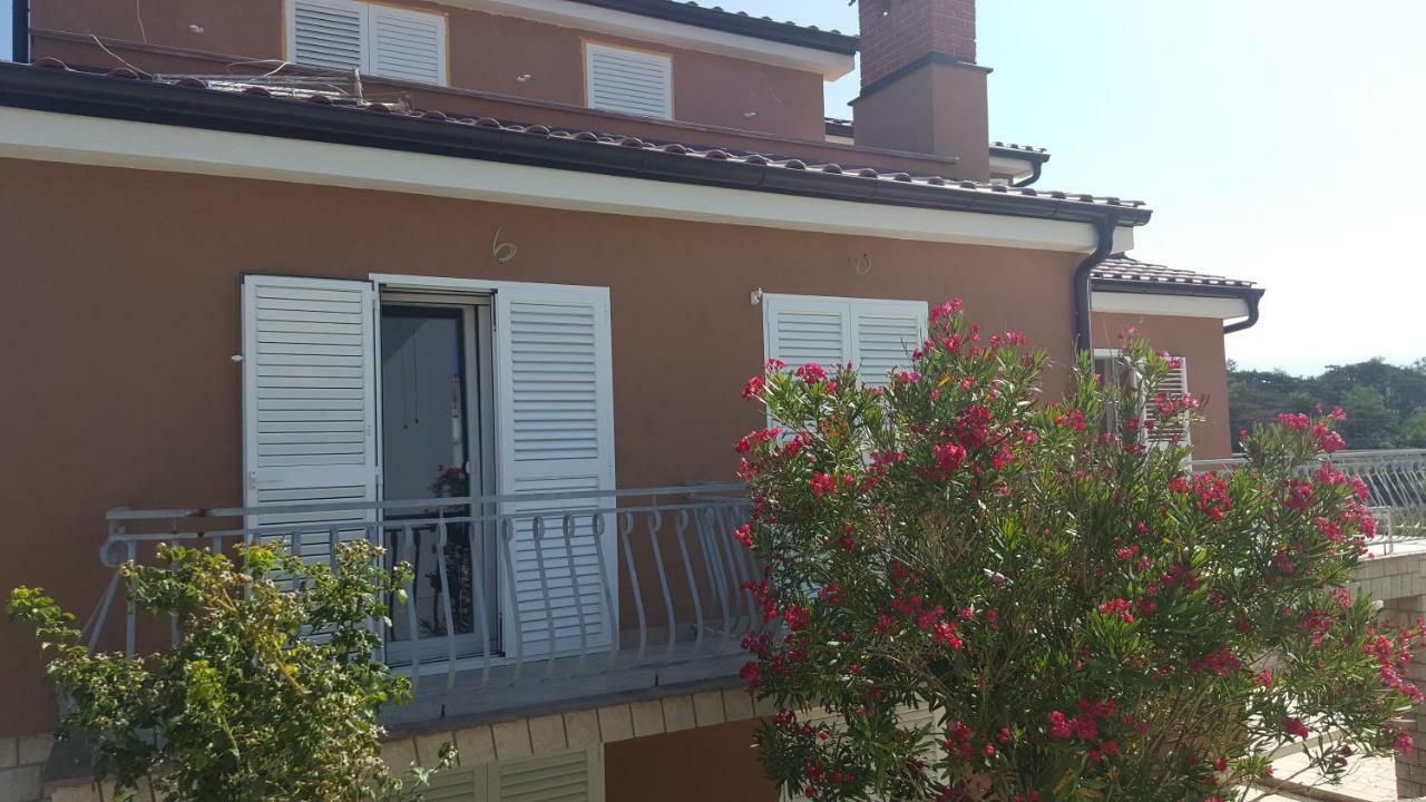 Apartments Mestrovic Lopar Extérieur photo