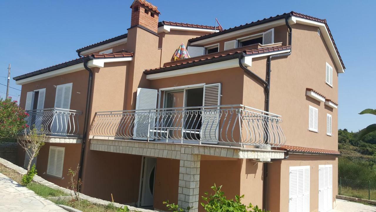 Apartments Mestrovic Lopar Extérieur photo