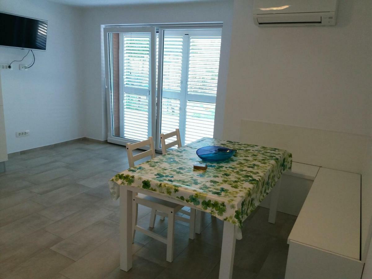 Apartments Mestrovic Lopar Extérieur photo