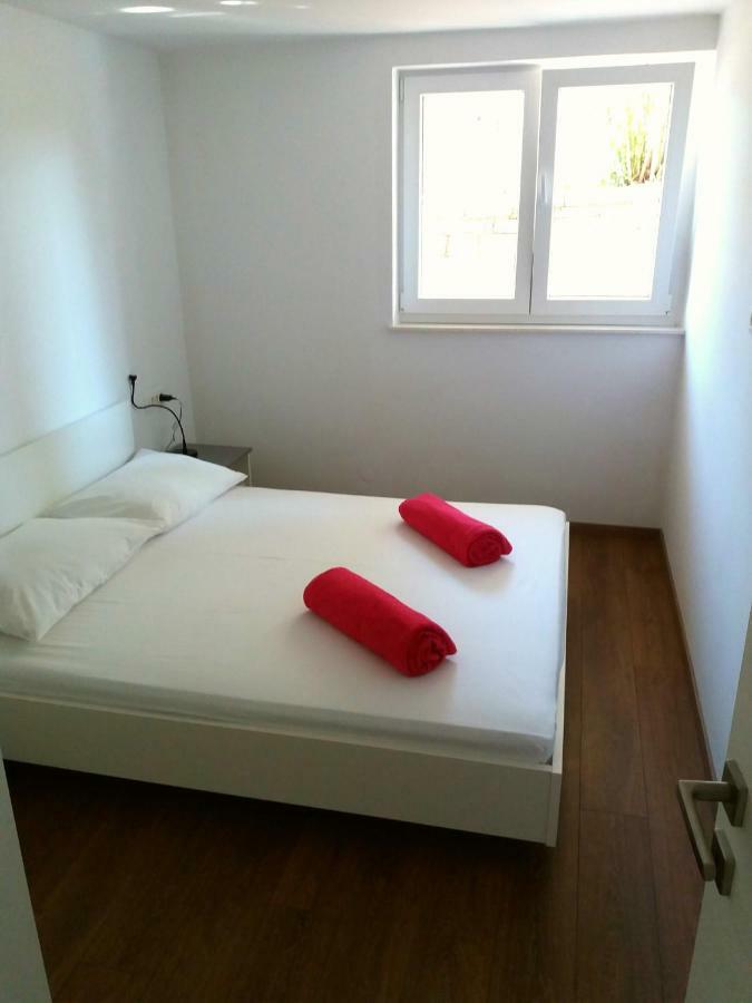 Apartments Mestrovic Lopar Extérieur photo